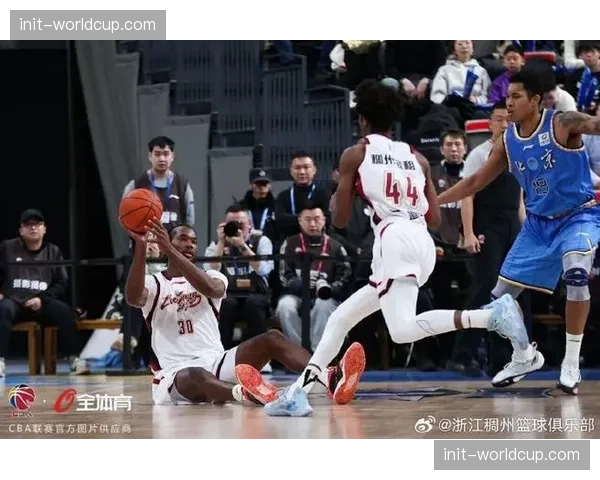 CBA联赛上赛季总收入报告公布,门票与衍生品收入增长显著 CBA联赛上赛季总收入报告公布,门票与衍生品收入增长显著