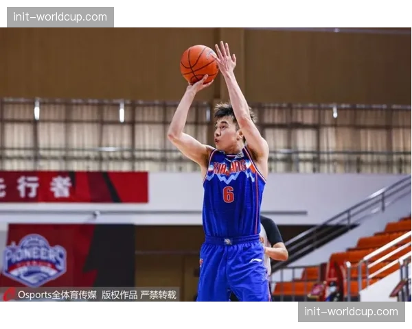 【2026年4月CBA联赛·人物动态·消息新疆伊力特外援莫泰尤纳斯因家事离队，已启程返回立陶宛